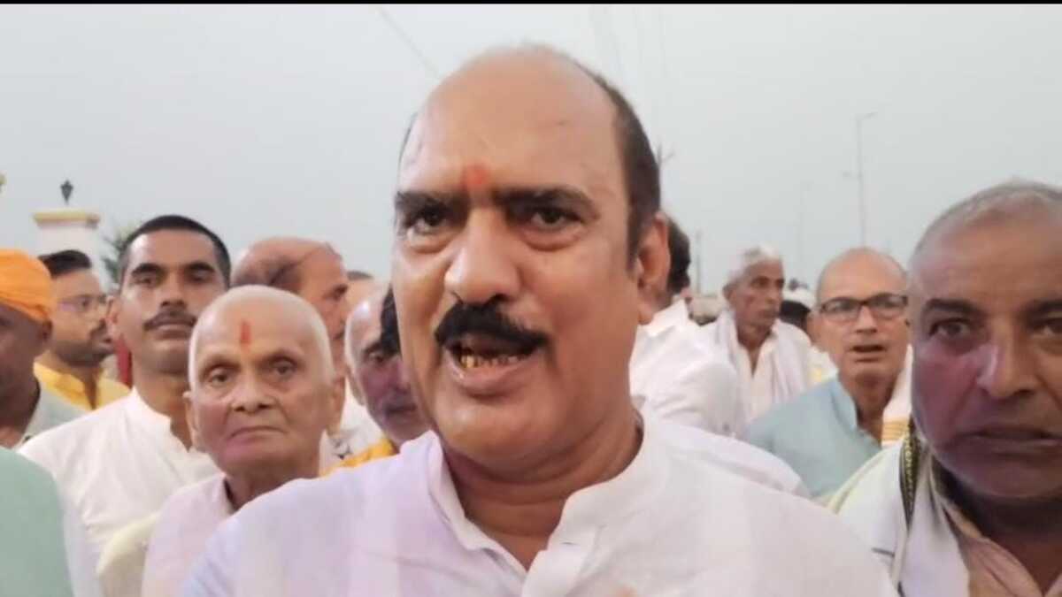 दिनारा सीट पर गरमाई सियासत: पूर्व मंत्री जयकुमार सिंह ने ठोकी चुनावी ताल, जेडीयू से इस्तीफा देने के बाद मचाई हलचल