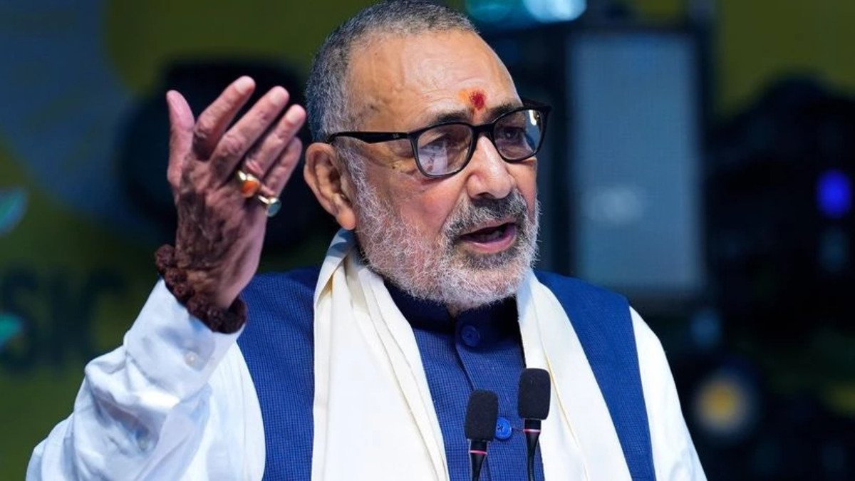 बिहार में किसकी बनेगी सरकार, किसके सिर सजेगा ताज, महा गठबंधन का मुख्यमंत्री चेहरा घोषित होने पर गिरिराज सिंह ने कही ये बात