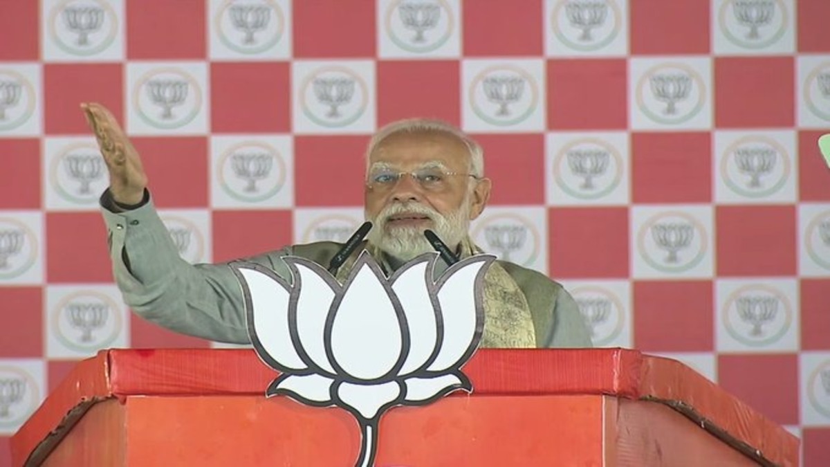 मुजफ्फरपुर की रैली में पीएम मोदी का तीखा प्रहार, बोले – RJD-कांग्रेस की पहचान है कुशासन और करप्शन