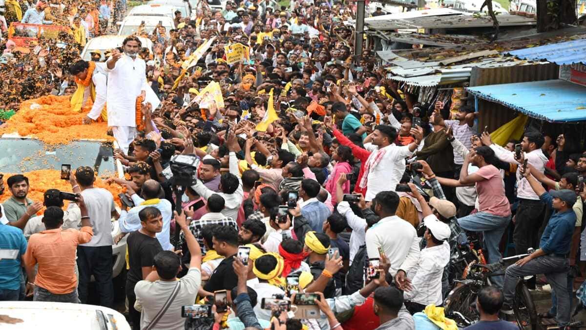 मुजफ्फरपुर में प्रशांत किशोर ने जन सुराज के समर्थन में किया भव्य रोड शो, मोदी और नीतीश पर कसा तंज, जन सुराज की सरकार बनाने में करें मदद