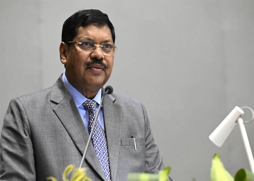 सुप्रीम कोर्ट के पूर्व जज ने CJI गवई को बताया जूता कांड का जिम्मेदार, कहा- न्यायाधीशों को अदालत में कम बोलना चाहिए