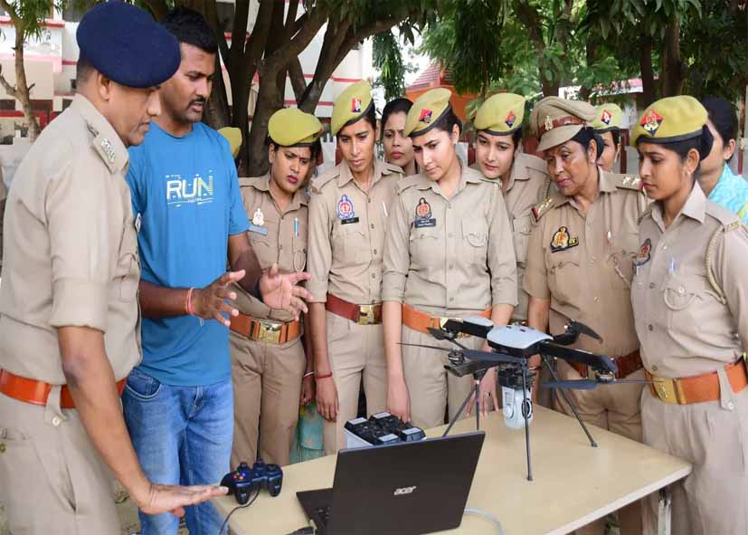 दिल्ली में त्योहारों पर ‘ड्रोन दीदी’ की निगरानी, सुरक्षा के लिए महिला पुलिसकर्मियों की अनोखी पहल शुरू