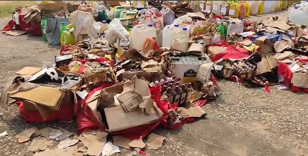 … जब छत्तीसगढ़ के इस जिले में सड़क पर बहने लगी 3,800,000 की शराब