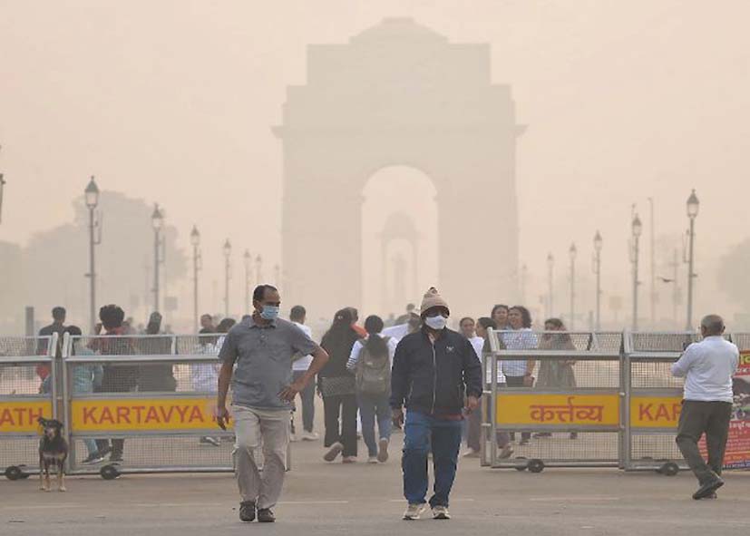 उत्तर भारत में सर्दी की दस्तक, दिल्ली में प्रदूषण के साथ धुंध, कोहरे का ‘रेड अलर्ट’, इन 22 इलाकों की हवा खराब