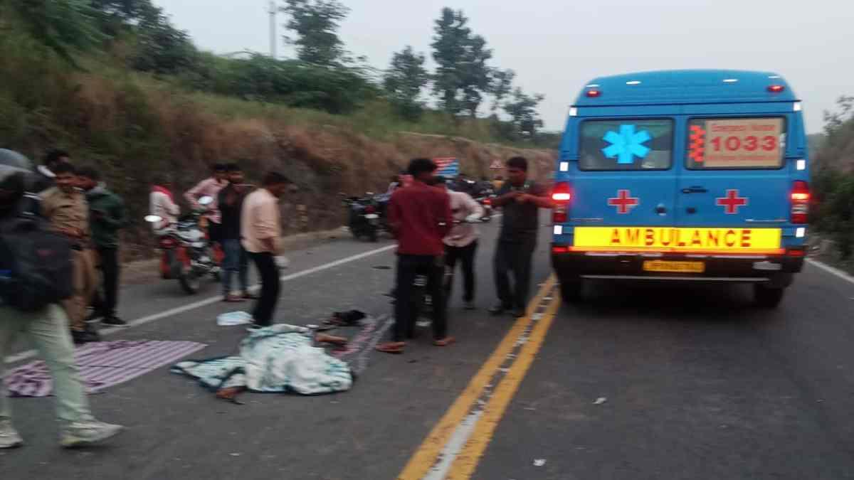 दीपावली पर घर में पसरा मातम: भीषण सड़क हादसे में भाई की मौत, बहन गंभीर घायल, अज्ञात वाहन ने बाइक को पीछे से मारी टक्कर