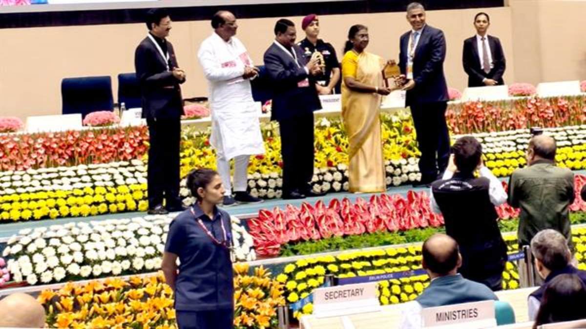 आदि कर्मयोगी अभियान के उत्कृष्ट क्रियान्वयन में देशभर में MP का उत्कृष्ट प्रदर्शन, राष्ट्रपति द्रौपदी मुर्मू ने किया सम्मानित