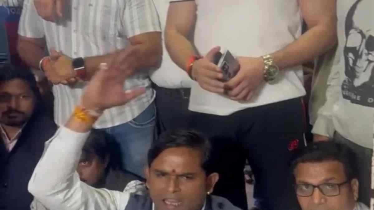 राजधानी में बीजेपी नेता पर लुटेरों का हमला: मारपीट कर लूटे सोने की बाली-चेन और नकदी, कार्यकर्ताओं ने थाने का किया घेराव 