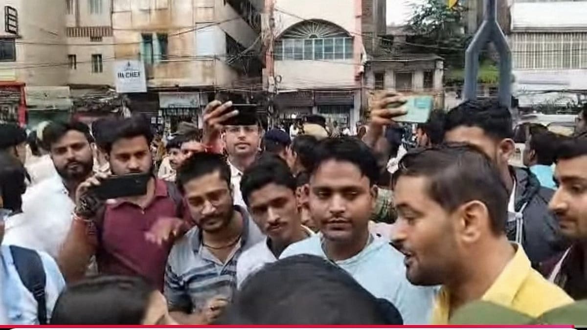 बिहार में TRE-4 भर्ती को लेकर बवाल, कैंडिडेट्स का प्रदर्शन, सीएम आवास की ओर मार्च, भारी फोर्स तैनात