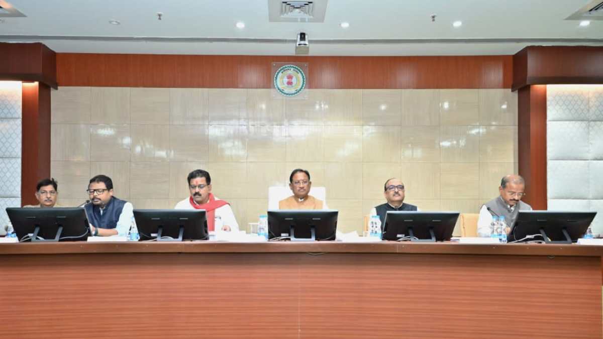 कलेक्टर-एसपी कॉन्फ्रेंस : CM साय की अध्यक्षता में दूसरे दिन बैठक शुरू, मुख्यमंत्री बोले- महिला और बालिका से जुड़े आपराधिक मामलों में तत्परता के साथ हो कार्रवाई