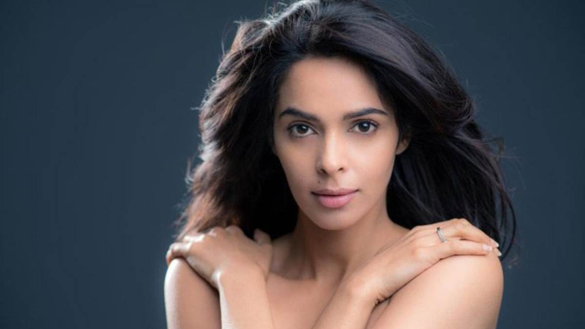 Mallika Sherawat’s Birthday: बोल्ड एक्ट्रेस मल्लिका शेरावत आज मना रहीं 49वां जन्मदिन, जानिए ग्लैमर क्वीन का अब तक का सफर…