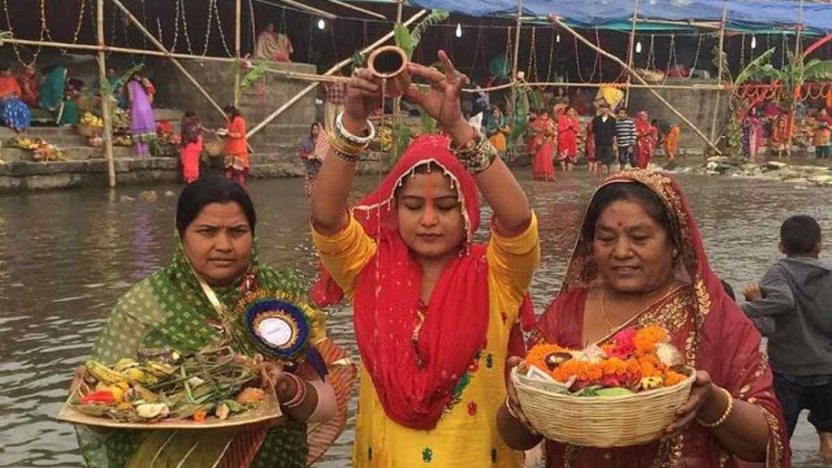 Chhath Puja 2025: छठ पूजा में क्यों होता हैं बांस की टोकरी का इस्तेमाल ? यहां जानिये इसके धार्मिक, आध्यात्मिक और वैज्ञानिक महत्व 