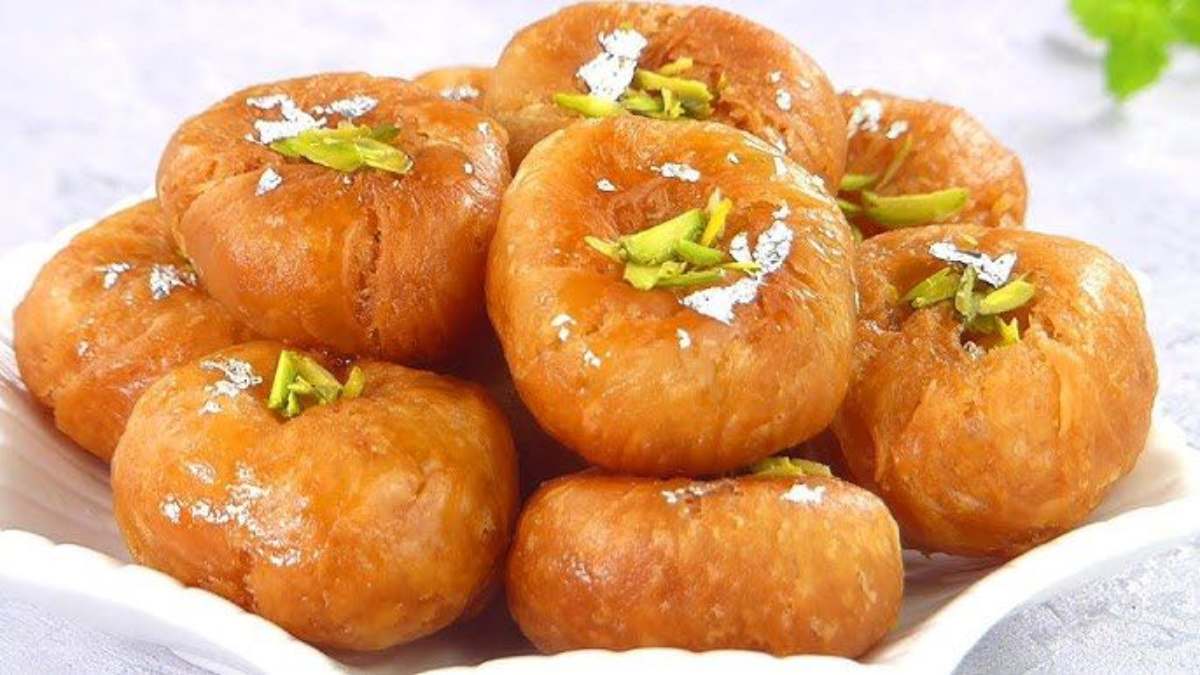 Diwali Special Recipe: दीवाली के लिए बनाएं चाशनी में डूबा स्वादिष्ट बालूशाही, यहां जानें रेसिपी…