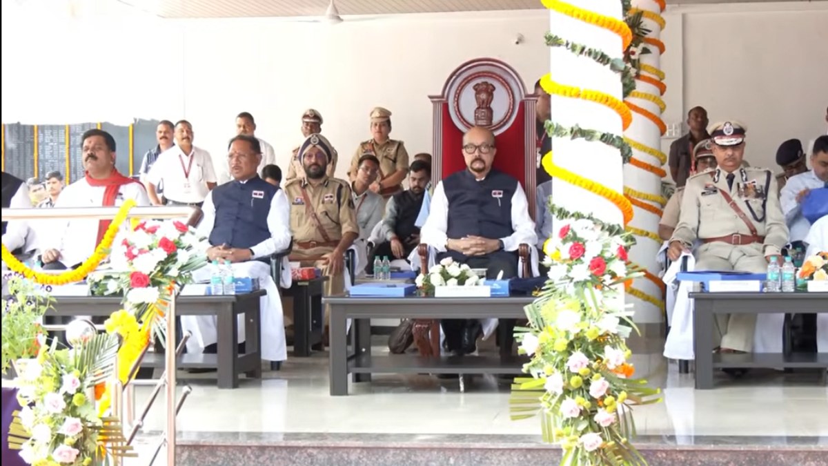 पुलिस स्मृति दिवस परेड 2025 LIVE: शहीद जवानों को दी गई श्रद्धांजलि, राज्यपाल डेका के साथ मुख्यमंत्री साय और गृहमंत्री विजय शर्मा हुए शामिल…