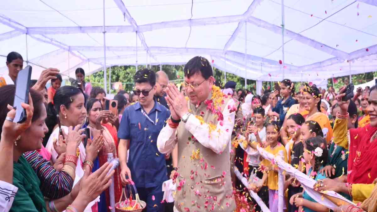 जनता-जनार्दन के दिलों की धड़कन CM धामी, प्रदेश की सीमाओं को लांघ चुकी है धामी की लोकप्रियता
