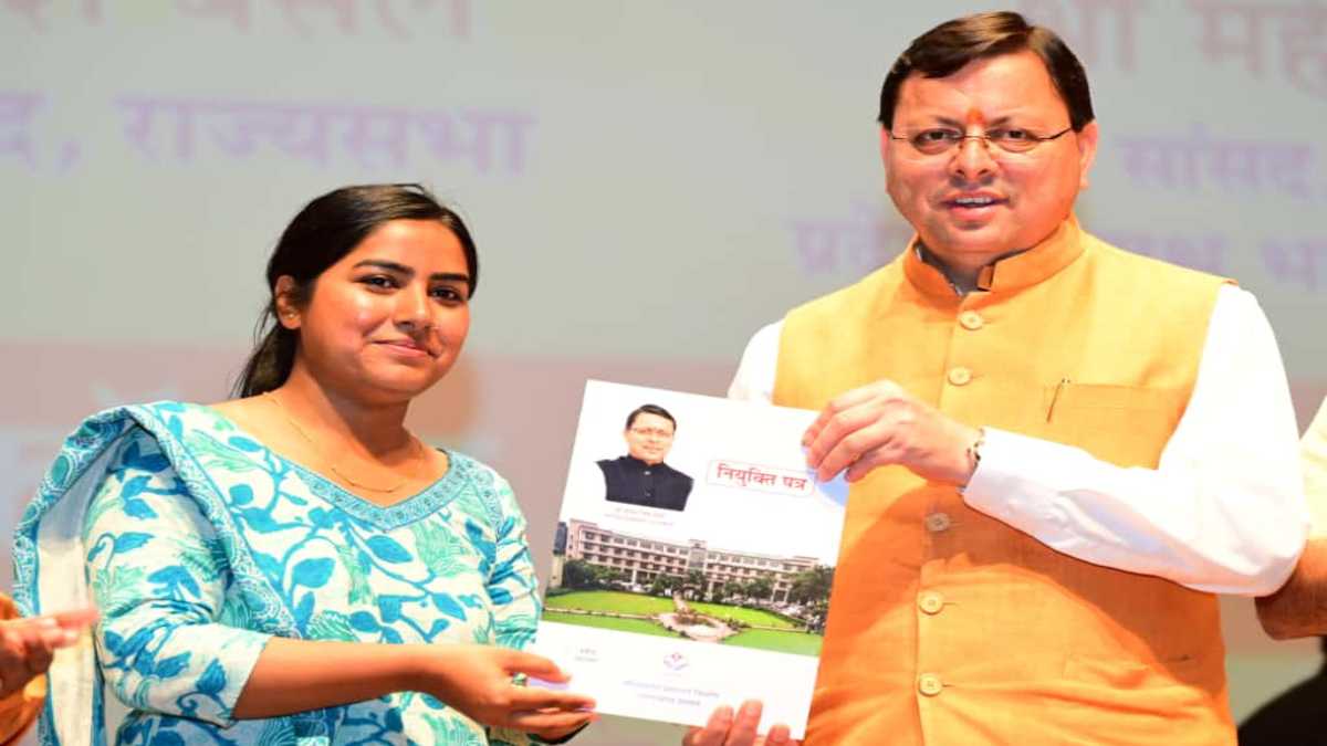 CM धामी ने दून मेडिकल कॉलेज में वितरित किए 1,456 अभ्यर्थियों को नियुक्ति पत्र, दिया ये बड़ा संदेश
