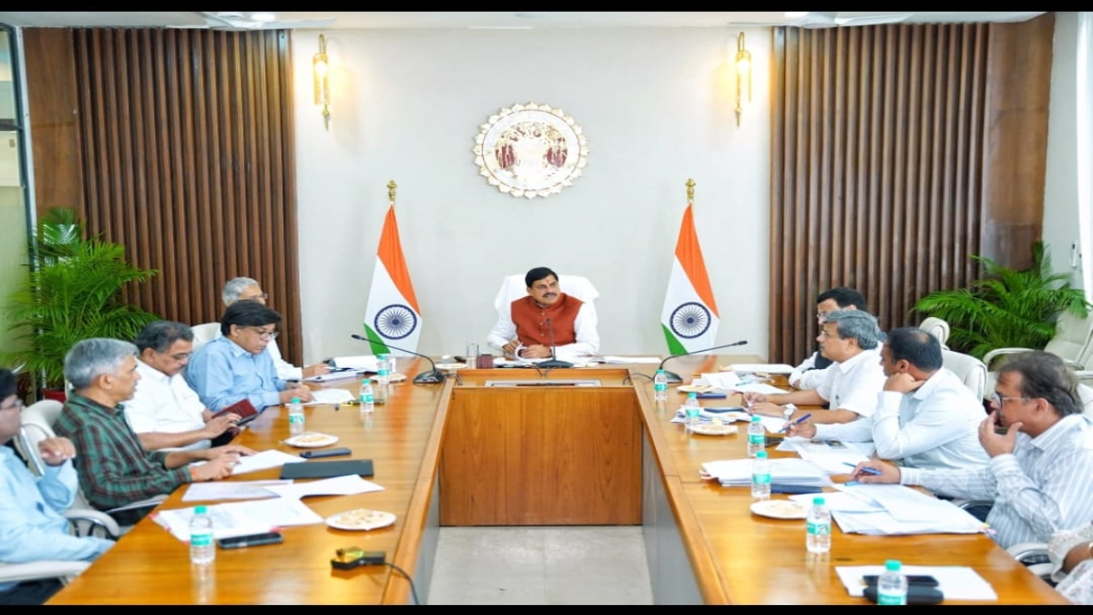 चित्रकूट बनेगा धार्मिक और मेडिकल टूरिज्म हब: मुख्यमंत्री डॉ मोहन यादव ने की समीक्षा बैठक, श्रीराम पथ गमन निर्माण से पहले परिक्रमा पथ तैयार करने के दिए निर्देश 