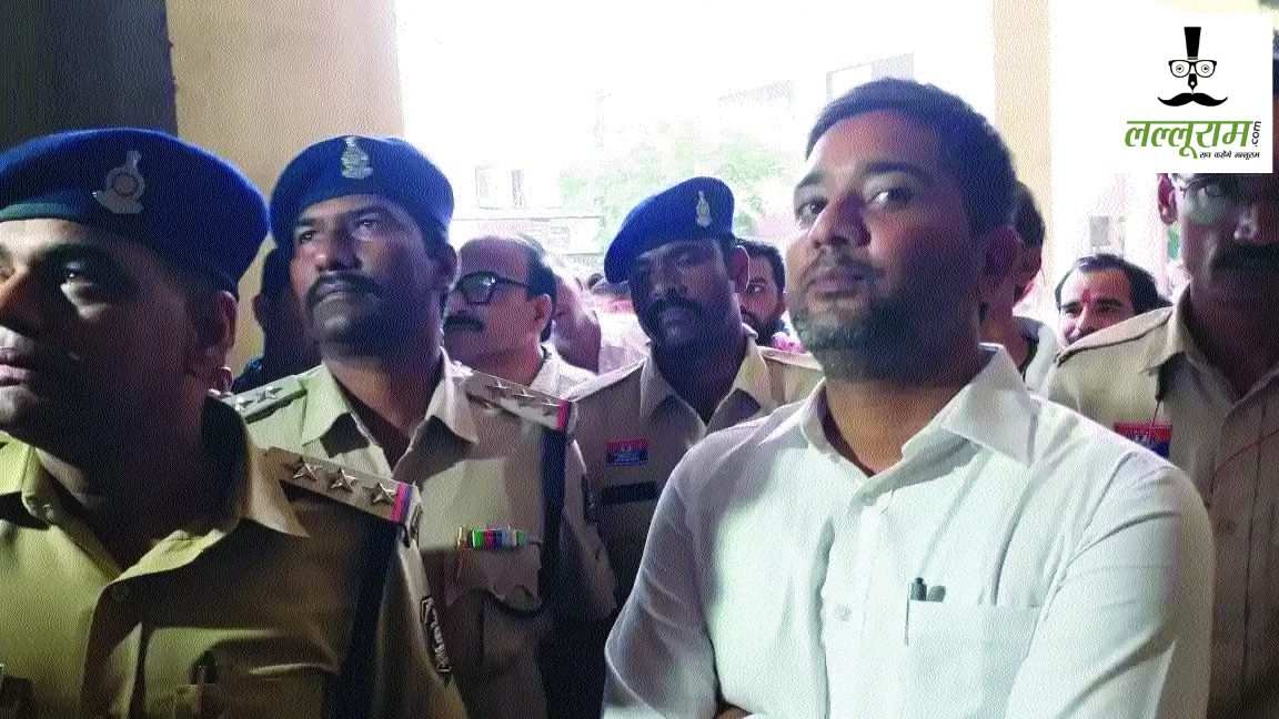 शराब घोटाला मामला : पूर्व सीएम के बेटे चैतन्य बघेल की 13 दिन की EOW रिमांड खत्म, कोर्ट में किया गया पेश