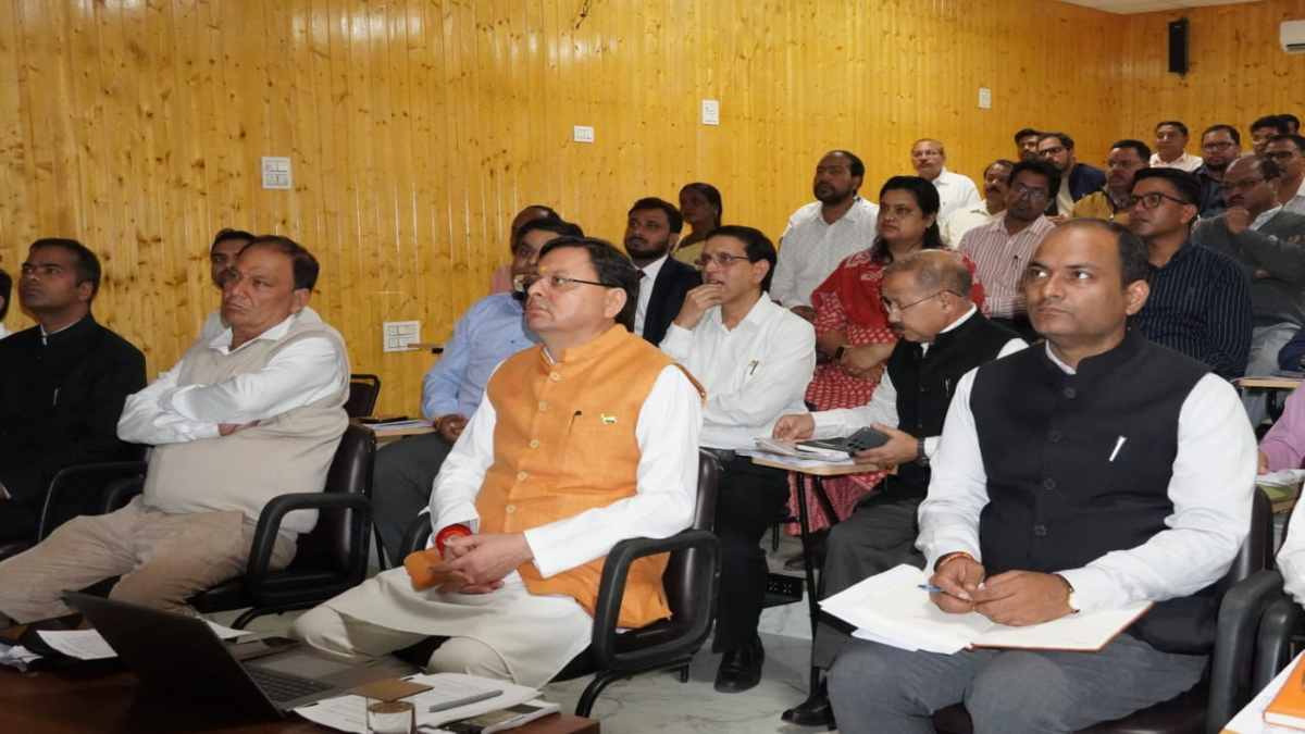 Uttarakhand News: CM धामी ने की शारदा कॉरिडोर विकास परियोजना की समीक्षा बैठक
