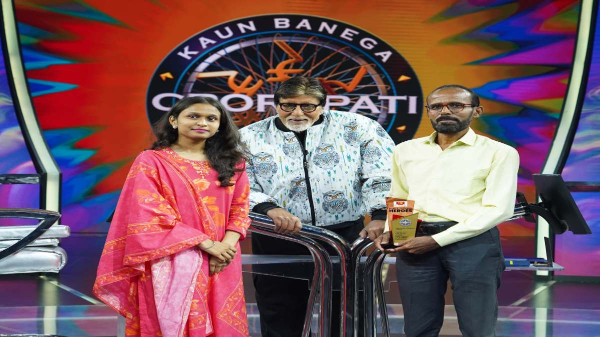 KBC में छत्तीसगढ़ राज्य अलंकरण से सम्मानित पत्रकार रोमशंकर यादव को मिला फोर्स फॉर गुड हीरोस का सम्मान, यादव की मुहिम से प्रभावित हुए Amitabh Bachchan …