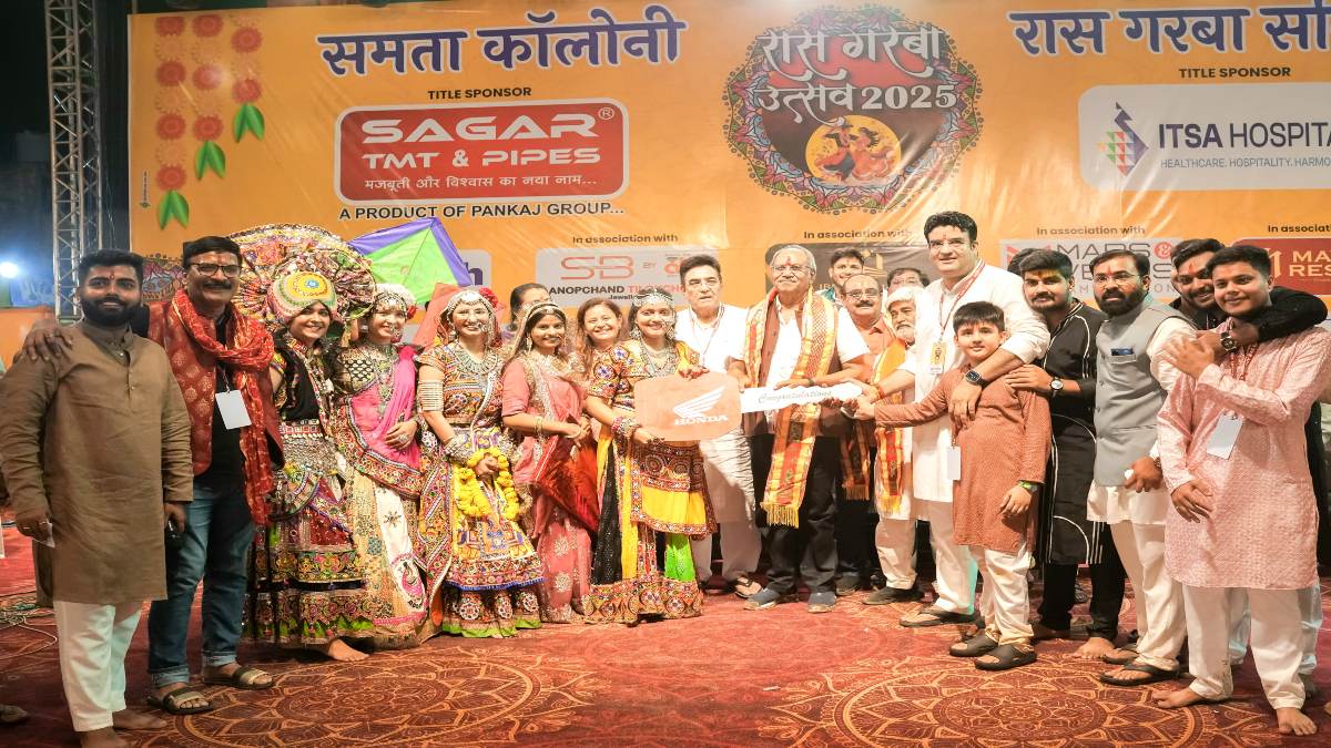 समता कॉलोनी रास गरबा उत्सव 2025 का समापन : 150 से अधिक विजेताओं को पुरस्कार वितरित, मुख्य विजेता मानसी को होंडा एक्टिवा और विनय को मिली इलेक्ट्रिक बाइक