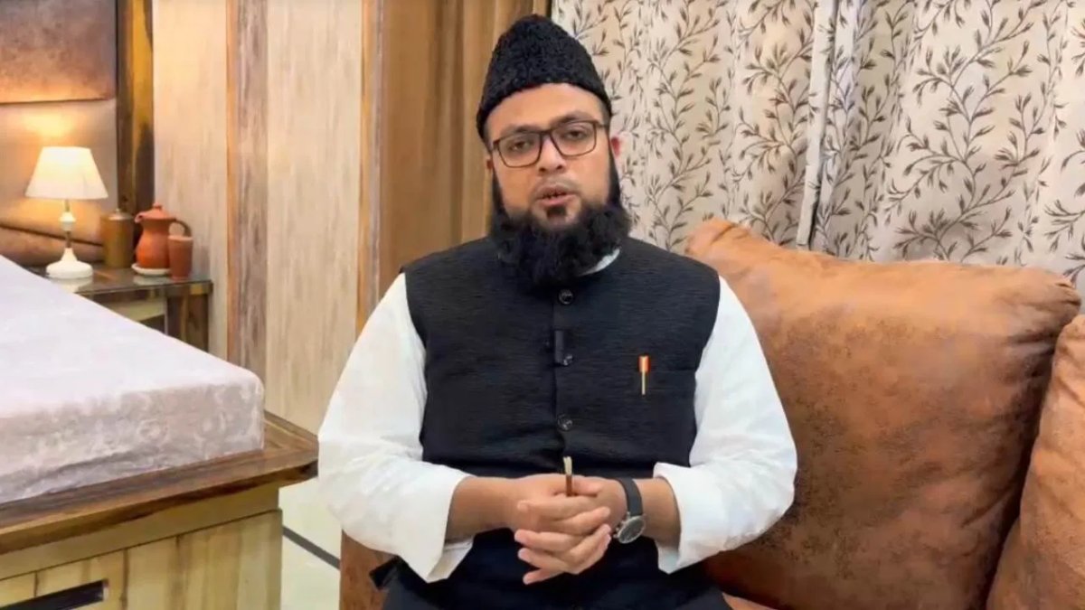 ‘दूसरे धर्म की पूजा-पाठ में शामिल होना भाईचारा नहीं बल्कि ईमान की कमजोरी…’, देवबंद के प्रसिद्ध इस्लामी विद्वान मौलाना इसहाक गोरा का बयान