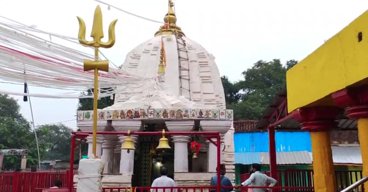 MP के इस ऐतिहासिक मंदिर में चोरी: दान पेटी तोड़कर चोरों ने उड़ाए पैसे, वारदात CCTV में कैद, अब तक आरोपियों की शिनाख्त नहीं