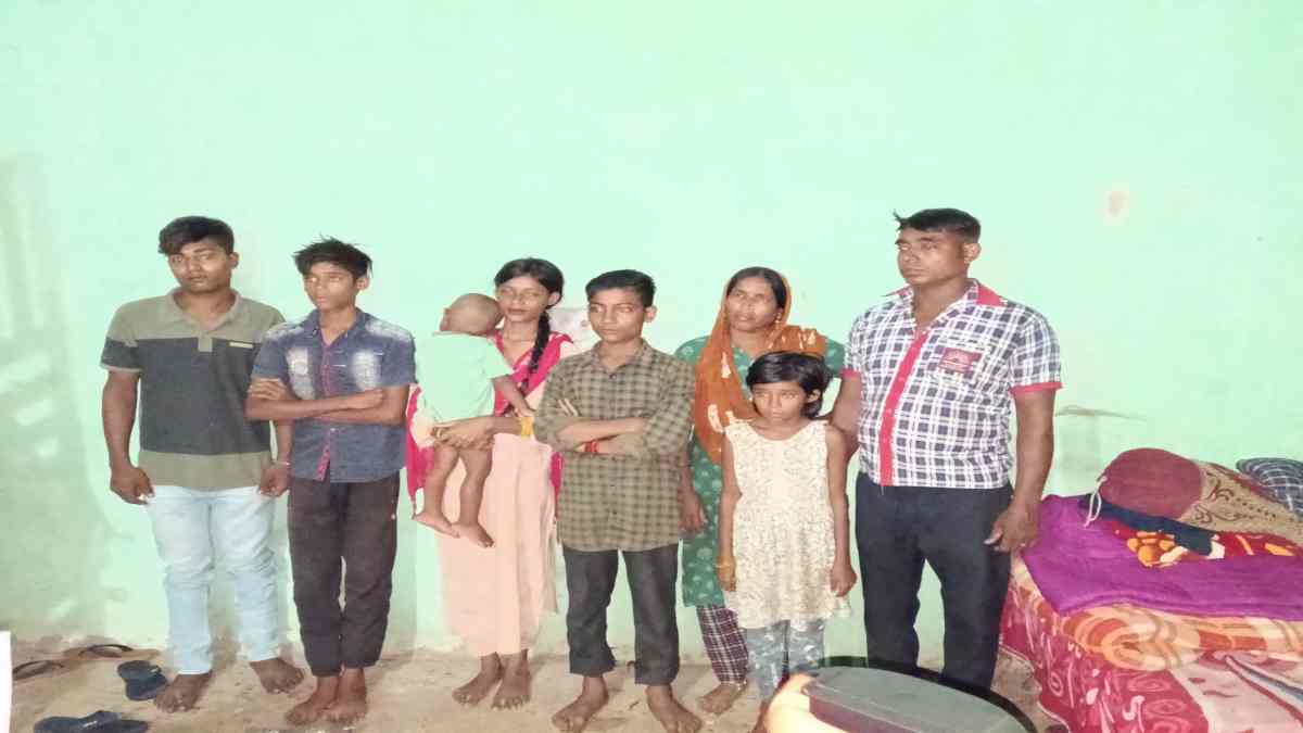 ग्वालियर से 8 बांग्लादेशी घुसपैठिए गिरफ्तार! 12 साल से बिना नागरिकता के कर रहे थे निवास, खुफिया जांच एजेंसियां हुई सक्रिय  