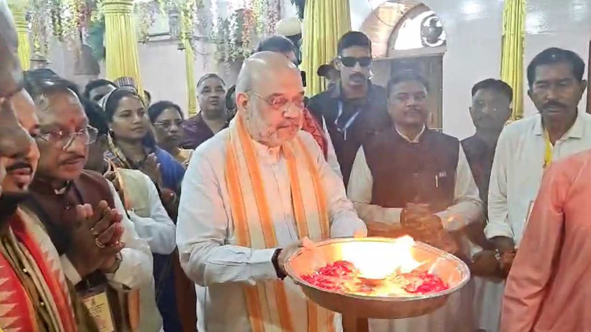 गृह मंत्री अमित शाह ने दिया बड़ा संदेश, माई दंतेश्वरी मंदिर में आमजनों से मिलकर बताया ‘भयमुक्त बस्तर’