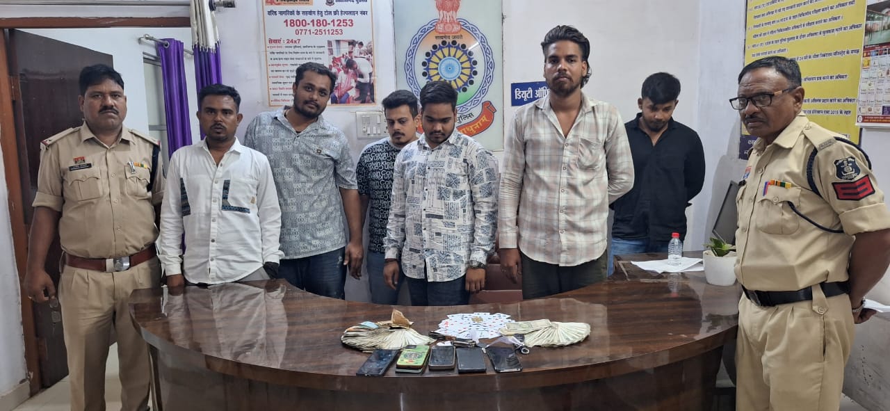 दिवाली पर सजी थी जुआरियों की महफिल, पुलिस ने मारा छापा, 54 जुआरी गिरफ्तार, 20 लाख की जब्ती