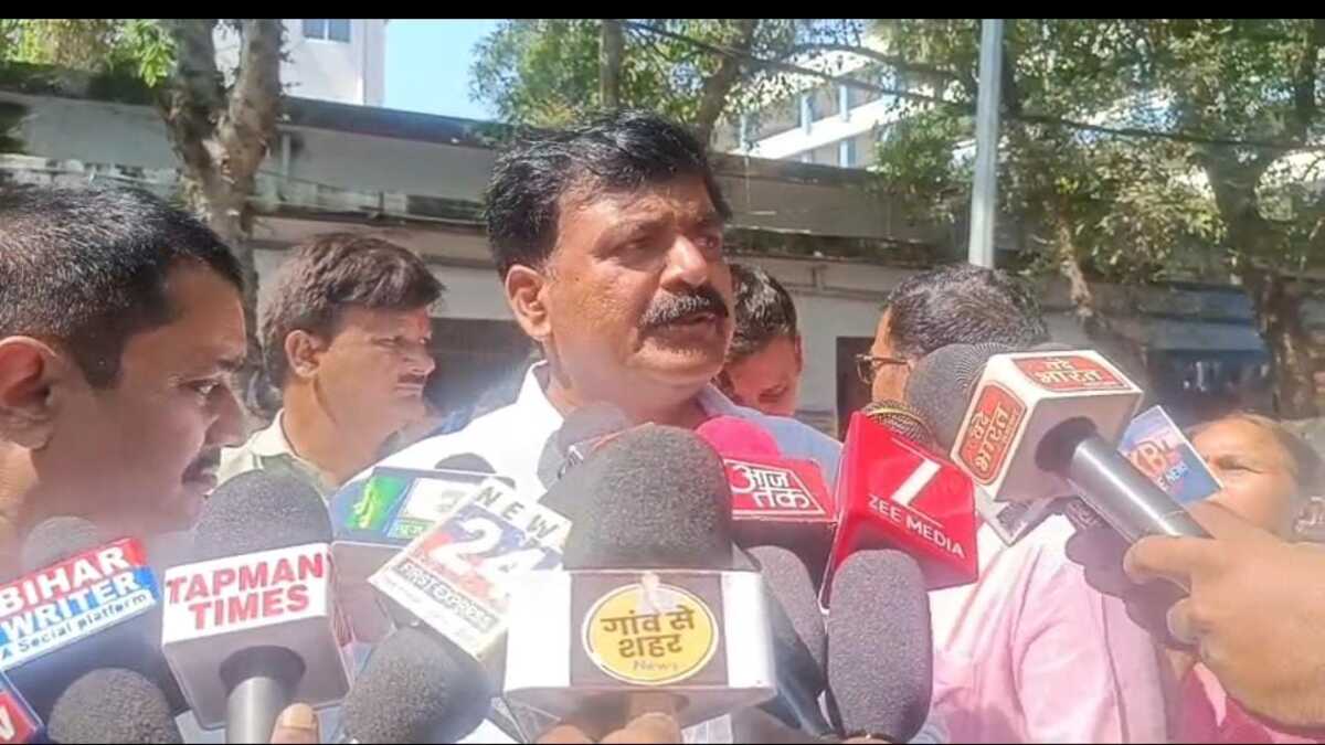 कैमूर से जदयू प्रत्याशी जमा खान ने किया नामांकन, विकास के मुद्दों पर जनता से मांगा समर्थन