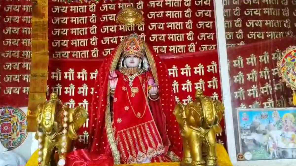 Karwa Chauth Special: करवा चौथ पर साल में एक बार खुलता है यह अनूठा मंदिर, भक्तों को मिलता है विशेष प्रसाद