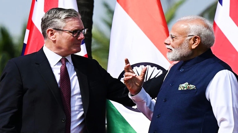 खालिस्तानियों पर ऐक्शन लें, लोकतंत्र में कट्टरपंथ की जगह नहीं: पीएम मोदी की कीर स्टार्मर को दो टूक ; भारत से आधार सिस्टम सीखना चाहता है ब्रिटेन