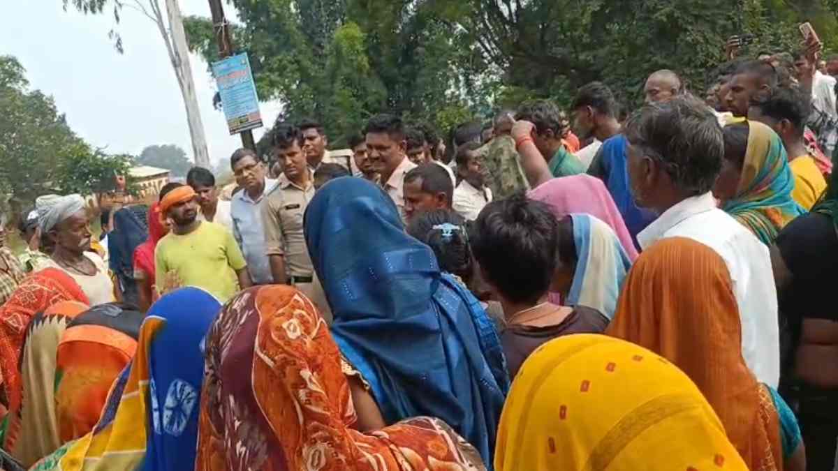 श्मशान भूमि पर कब्जे का विवाद: दाह संस्कार रोकने पर हंगामा, दो घंटे तक चक्का जाम