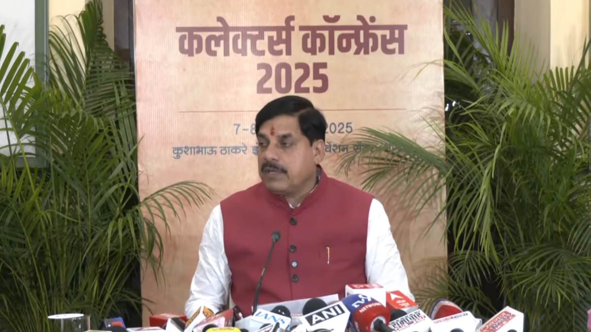 कलेक्टर्स-कमिश्नर कॉन्फ्रेंस: कमजोर वर्ग की आवास योजनाओं पर विशेष ध्यान देने के निर्देश, CM डॉ. मोहन बोले- नगरीय क्षेत्रों के सुनियोजित विकास के लिये वर्ष 2047 को ध्यान में रखकर बनाएं कार्ययोजना