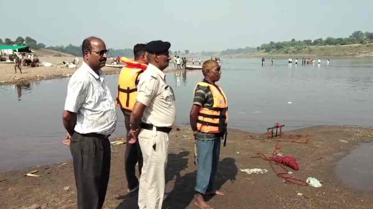 नर्मदा नदी के बरमान घाट पर 24 वर्षीय युवक डूबा, दोस्तों के साथ आया था नहाने, SDRF का रेस्क्यू ऑपरेशन जारी