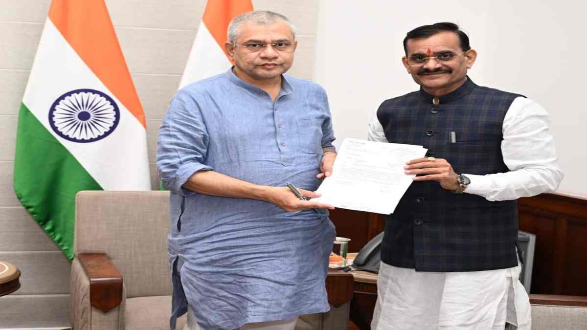 बुंदेलखंड को दिवाली गिफ्ट: खजुराहो से वाराणसी वंदे भारत एक्सप्रेस ट्रेन को मिली हरी झंडी, रेलवे ने जारी किया शेड्यूल 