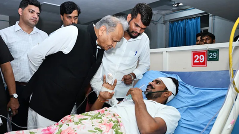 RajasthanNews: NSUI कार्यकर्ताओं की पिटाई पर भड़के गहलोत, बोले- पुलिस की मौजूदगी में हुआ हमला