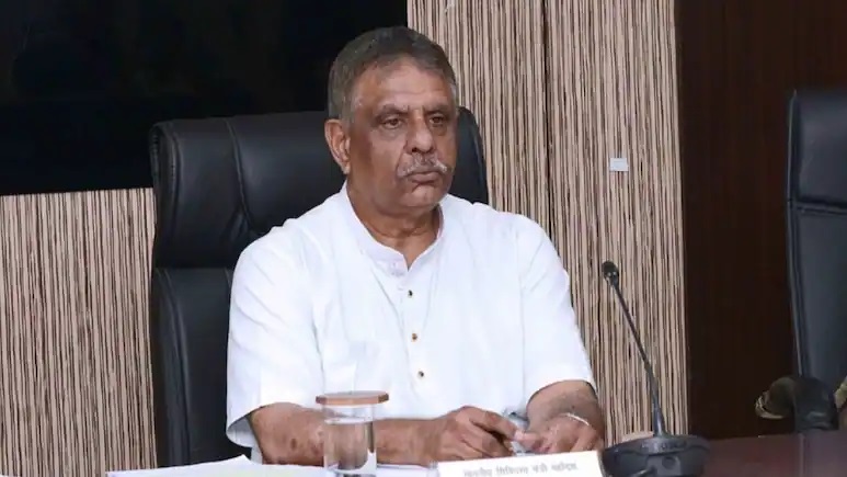 राजस्थान में कफ सिरप विवाद: सवालों पर भड़के चिकित्सा मंत्री गजेंद्र सिंह खींवसर, बीच में छोड़ दी प्रेस कॉन्फ्रेंस