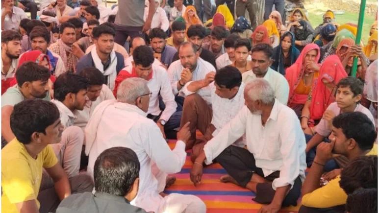 Rajasthan News: विक्रम मीणा केस में 3 दिन बाद सहमति बनी, तनाव खत्म, ₹23.5 लाख सहायता, नौकरी और पेंशन का आश्वासन