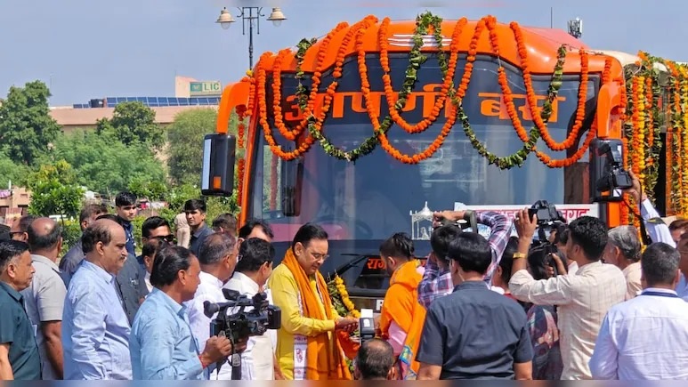 Rajasthan News: राजस्थान रोडवेज के बेड़े में शामिल हुईं 128 नई बसें, मुख्यमंत्री ने दिखाई हरी झंडी