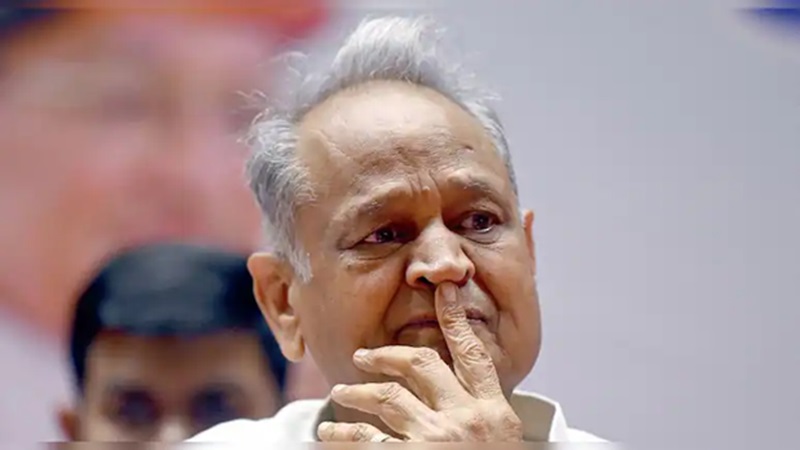 Rajasthan News: 7 साल की बच्‍ची से रेप पर गहलोत ने सरकार को घेरा, कहा- राजधानी में स्‍कूल जैसी जगहों में भी बच्‍च‍ियां सुरक्ष‍ित नहीं