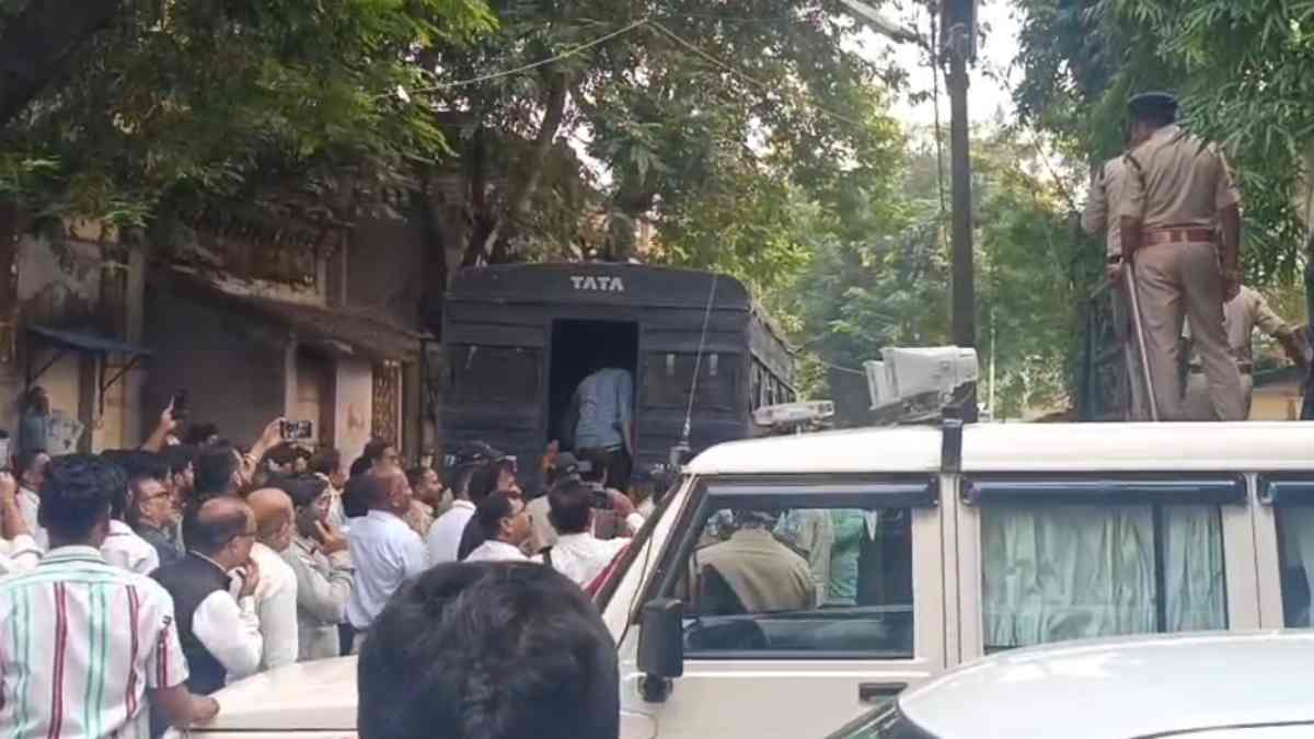 सिवनी हवाला लूट कांड: SDOP पूजा पांडे समेत 11 पुलिसकर्मियों को सेंट्रल जेल रीवा और नरसिंहपुर किया गया शिफ्ट; 12 नवंबर तक बढ़ी रिमांड 