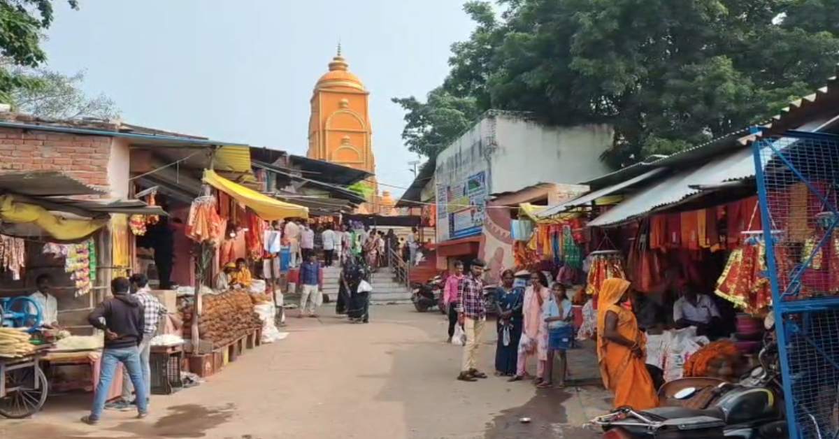Diwali Special : यहां औड़ी हनुमान मंदिर में दर्शन के बाद शुरू होती है दीपावली, फूल-माला और लड्डू से पहले चढ़ाते है नारियल, कमल चढ़ाने की भी परंपरा