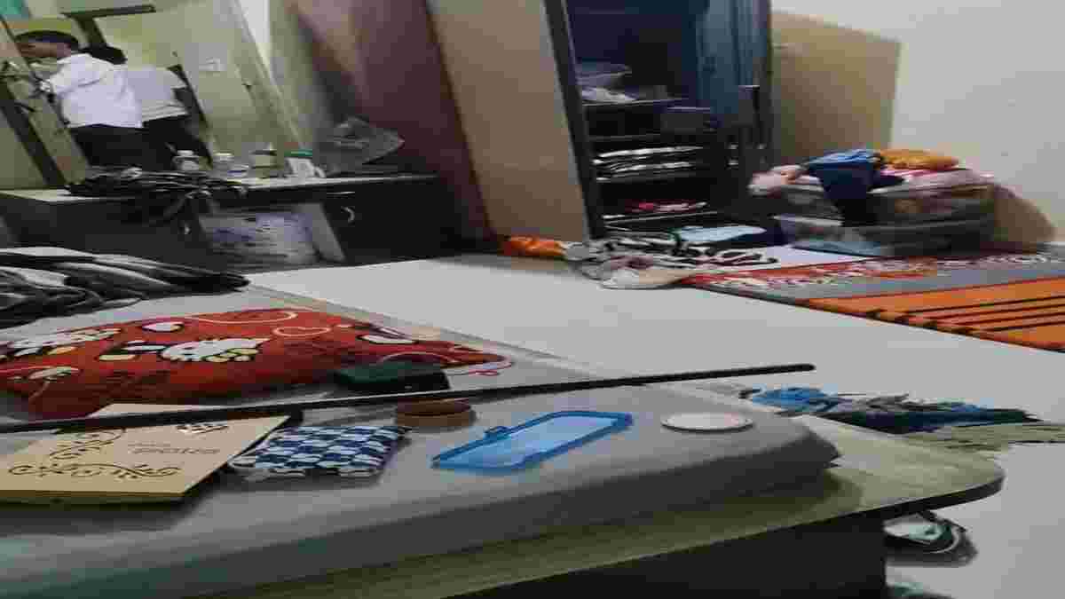 दशहरा देखने गए परिवार के घर 15 लाख की चोरीः पुलिस ने नहीं लिखी रिपोर्ट, 110 किमी दूर फरियाद लेकर SP कार्यालय पहुंचा पीड़ित