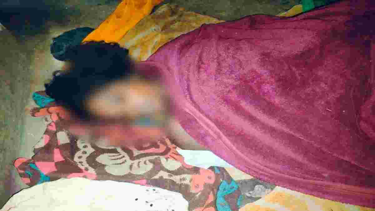नशे में पति बना हैवान: पत्थर से कुचलकर पत्नी को उतारा मौत के घाट, वारदात के बाद आरोपी फरार