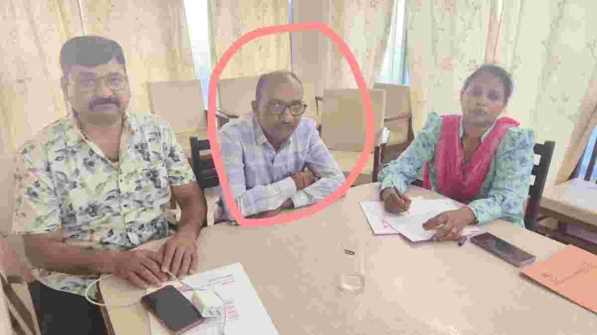 लोकायुक्त की बड़ी कार्रवाईः आदिम जाति विभाग के प्रभारी समिति प्रबंधक 59 हजार रिश्वत लेते गिरफ्तार