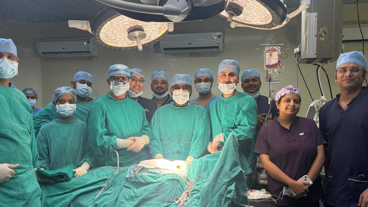 अम्बेडकर अस्पताल के डॉक्टरों का कमाल, हृदय के पास छिपे कैंसर को ढूंढकर किया ऑपरेशन, दी नई ज़िंदगी…