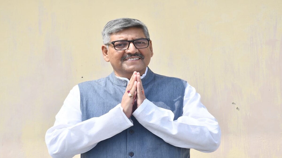 बिहार कांग्रेस में चुनाव से पहले भूचाल, केंद्रीय नेतृत्व पर प्रवक्ता ने उठाए सवाल, आनन्द माधव के इस्तीफे से मचा बवाल