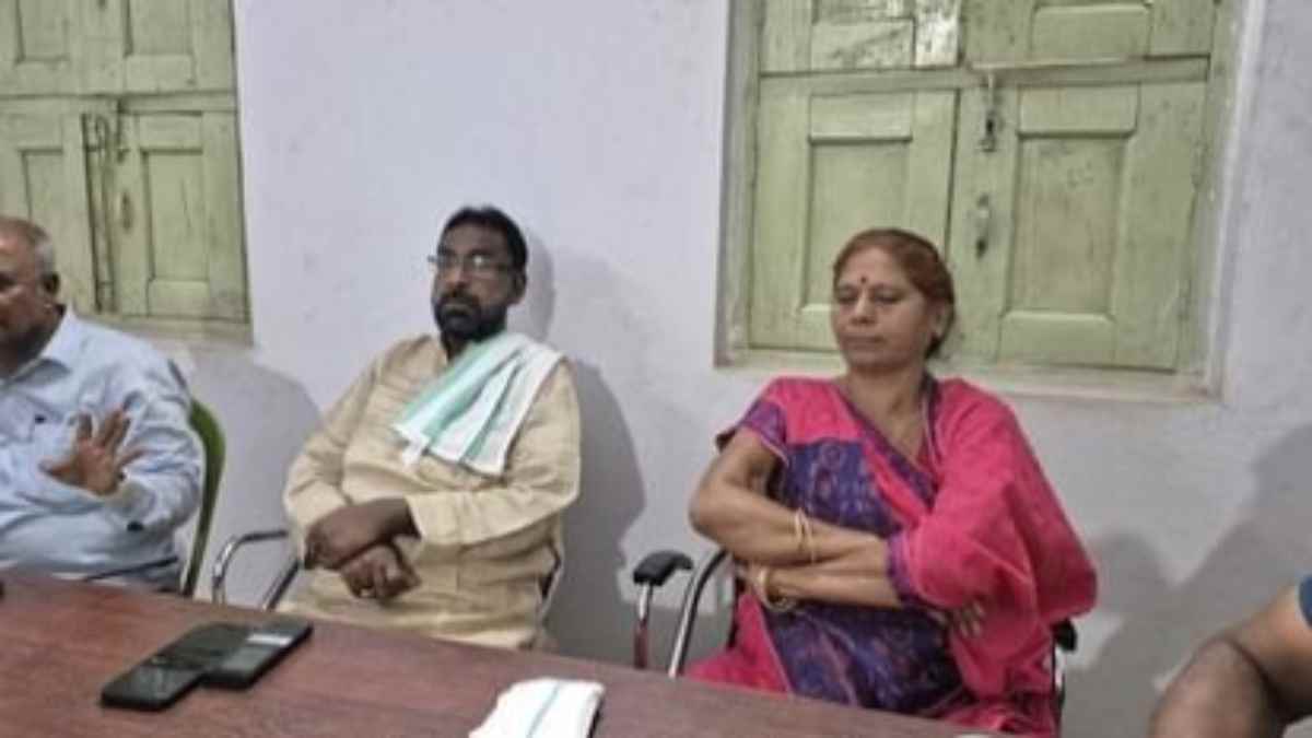 बिहार चुनाव से पहले आरजेडी को बड़ा झटका, नवादा और रजौली के विधायकों ने दिया इस्तीफा
