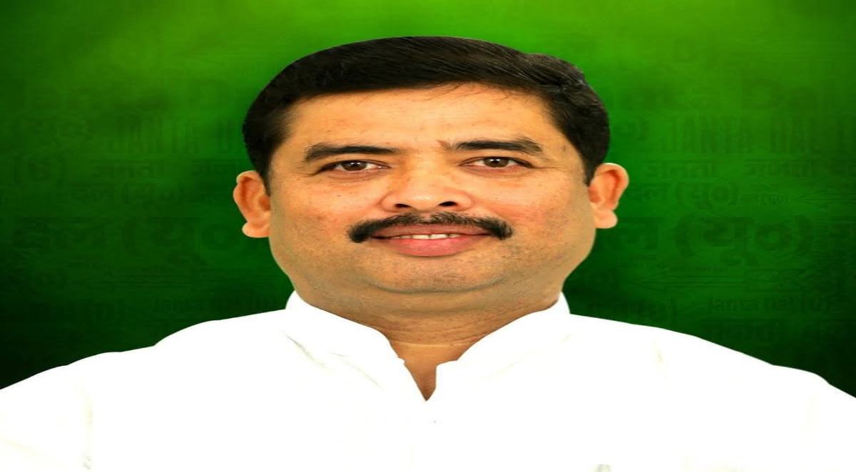 चुनाव के पहले दल बदल की राजनीति शुरू, नीतीश को लगा एक और बड़ा झटका, राजद में शामिल होंगे पूर्व सांसद संतोष कुशवाहा